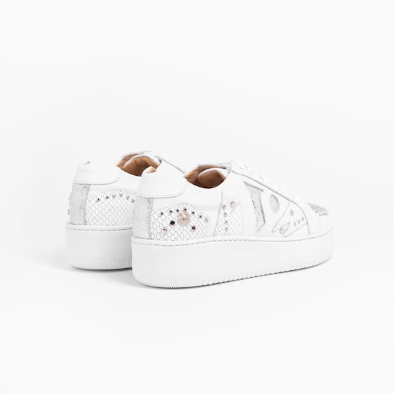 Sneakers Vitti Mallorca. Low-top sneaker crafted in flawless white leather. Textured details enrich its surface, offering a tLow-top sneaker crafted in flawless white leather. Textured details enrich its surface, offering a t...